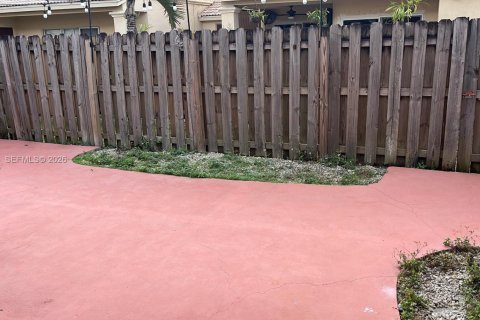 Adosado en alquiler en Miami, Florida, 3 dormitorios, 154.87 m2 № 2056720 - foto 4