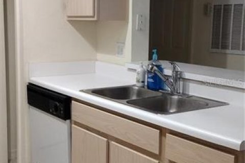 Copropriété à louer à Orlando, Floride: 2 chambres, 101.54 m2 № 2430851 - photo 3