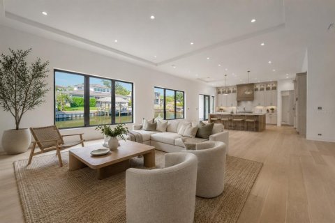 Villa ou maison à vendre à Tampa, Floride: 4 chambres, 424.1 m2 № 2266674 - photo 16