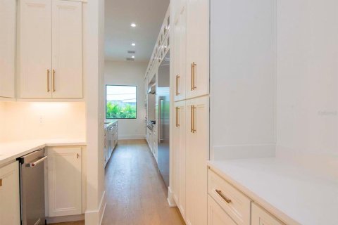 Villa ou maison à vendre à Tampa, Floride: 4 chambres, 424.1 m2 № 2266674 - photo 8