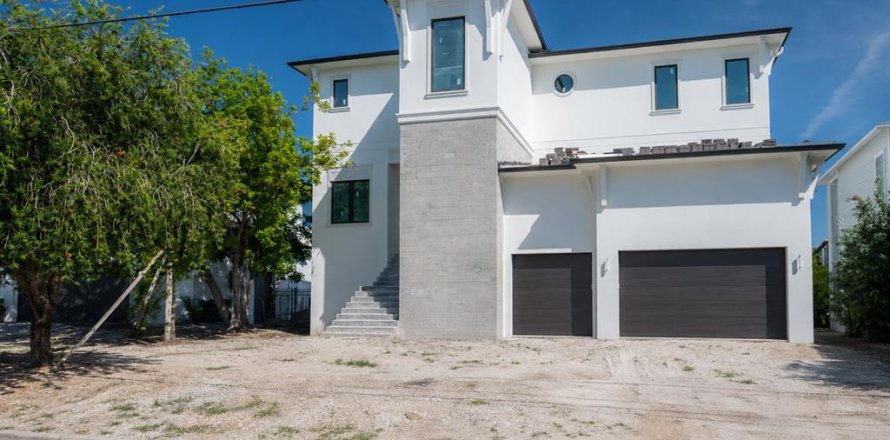Villa ou maison à Tampa, Floride 4 chambres, 424.1 m2 № 2266674