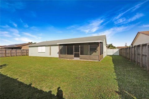 House in Homestead, Florida 4 bedrooms, 148.83 sq.m. № 1995769 - photo 21