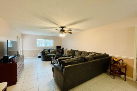 Copropriété à vendre à Boca Raton, Floride: 2 chambres, 108.7 m2 № 2262346 - photo 3
