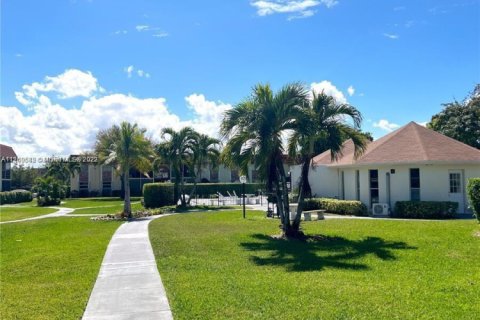 Copropriété à vendre à Boca Raton, Floride: 2 chambres, 108.7 m2 № 2262346 - photo 16