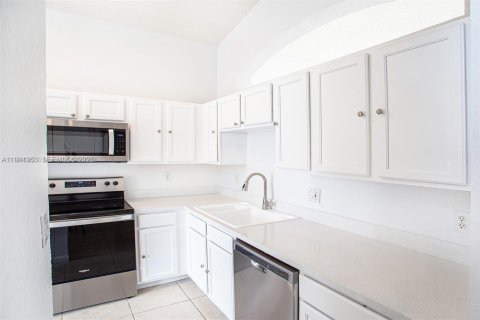 Adosado en alquiler en Miami, Florida, 3 dormitorios, 114.64 m2 № 1999751 - foto 9