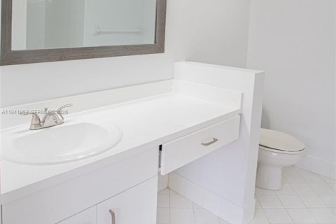 Adosado en alquiler en Miami, Florida, 3 dormitorios, 114.64 m2 № 1999751 - foto 19