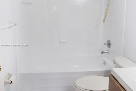 Adosado en alquiler en Miami, Florida, 3 dormitorios, 114.64 m2 № 1999751 - foto 15