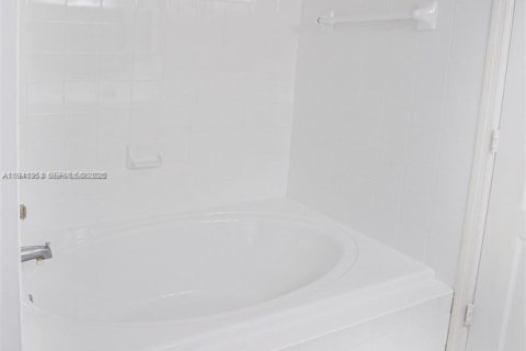 Adosado en alquiler en Miami, Florida, 3 dormitorios, 114.64 m2 № 1999751 - foto 20