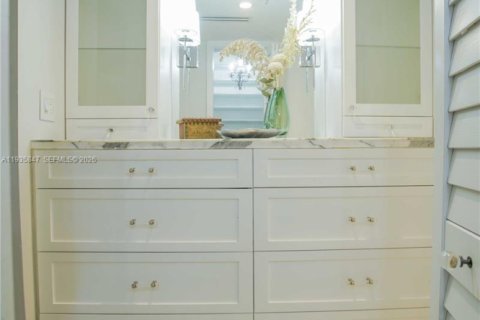 Купить кондоминиум в Майами-Бич, Флорида 1 комната, 69.31м2, № 1995901 - фото 23