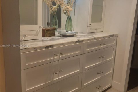 Купить кондоминиум в Майами-Бич, Флорида 1 комната, 69.31м2, № 1995901 - фото 22