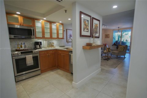 Купить кондоминиум в Майами-Бич, Флорида 1 комната, 69.31м2, № 1995901 - фото 7