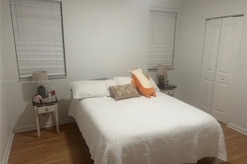 Condominio en alquiler en Coral Springs, Florida, 1 dormitorio, 78.6 m2 № 1978112 - foto 6