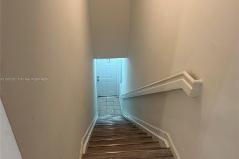 Condominio en alquiler en Coral Springs, Florida, 1 dormitorio, 78.6 m2 № 1978112 - foto 5