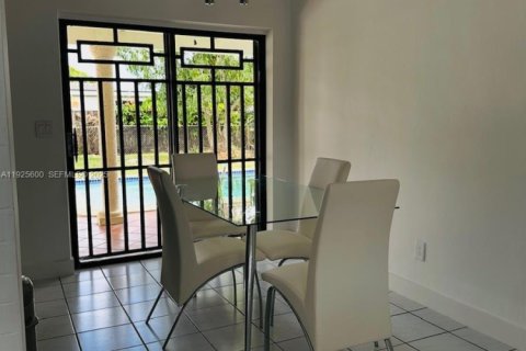 House in Miami, Florida 3 bedrooms, 134.89 sq.m. № 1986545 - photo 5