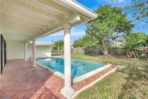 House in Miami, Florida 3 bedrooms, 134.89 sq.m. № 1986545 - photo 10