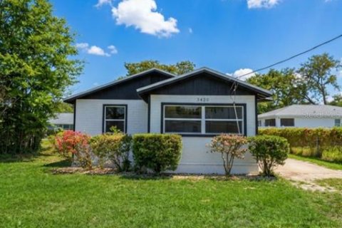 House in Winter Haven, Florida 2 bedrooms, 62.43 sq.m. № 2204721