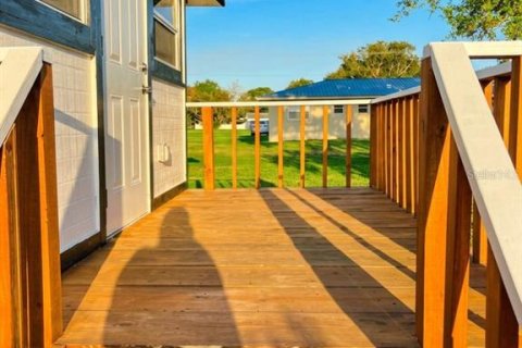 Casa en venta en Winter Haven, Florida, 2 dormitorios, 62.43 m2 № 2204721 - foto 2