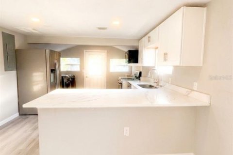 Casa en venta en Winter Haven, Florida, 2 dormitorios, 62.43 m2 № 2204721 - foto 5