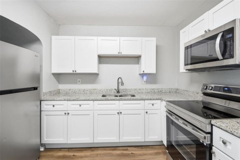 Villa ou maison à vendre à Saint Petersburg, Floride: 2 chambres, 73.02 m2 № 2150642 - photo 18