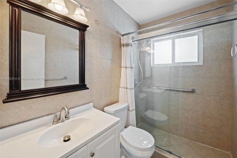 Villa ou maison à louer à Wilton Manors, Floride: 2 chambres, 76.18 m2 № 1929739 - photo 27