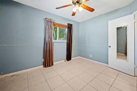 Villa ou maison à louer à Wilton Manors, Floride: 2 chambres, 76.18 m2 № 1929739 - photo 29