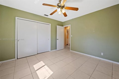Villa ou maison à louer à Wilton Manors, Floride: 2 chambres, 76.18 m2 № 1929739 - photo 26