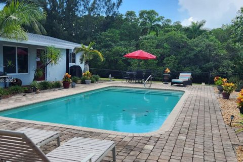 Villa ou maison à louer à Wilton Manors, Floride: 2 chambres, 76.18 m2 № 1929739 - photo 2