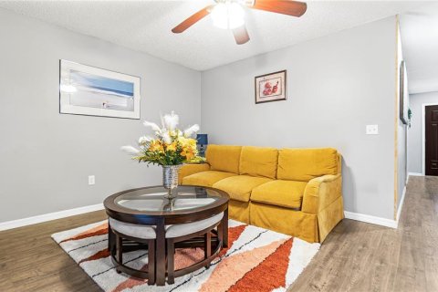 House in Orlando, Florida 3 bedrooms, 137.5 sq.m. № 1670724 - photo 14