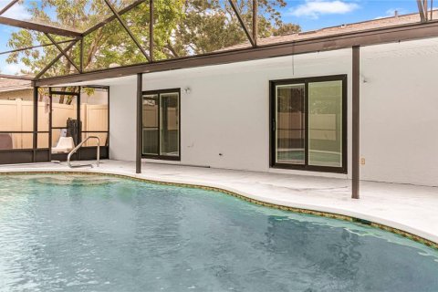 House in Orlando, Florida 3 bedrooms, 137.5 sq.m. № 1670724 - photo 2