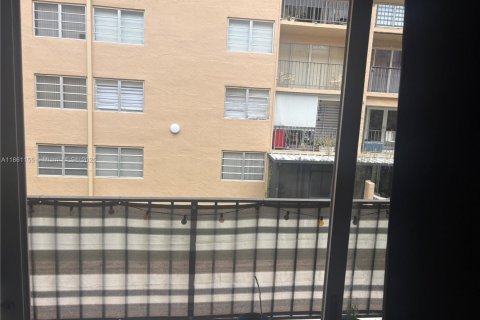 Copropriété à vendre à Miami, Floride: 2 chambres, 103.12 m2 № 1983433 - photo 21