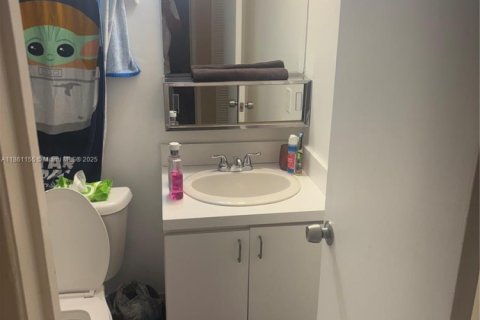 Copropriété à vendre à Miami, Floride: 2 chambres, 103.12 m2 № 1983433 - photo 15