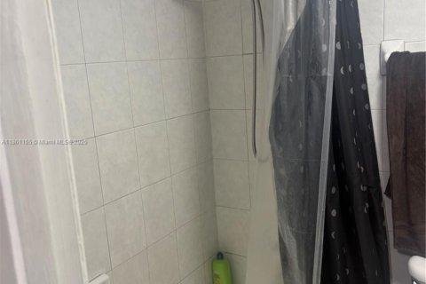Copropriété à vendre à Miami, Floride: 2 chambres, 103.12 m2 № 1983433 - photo 19