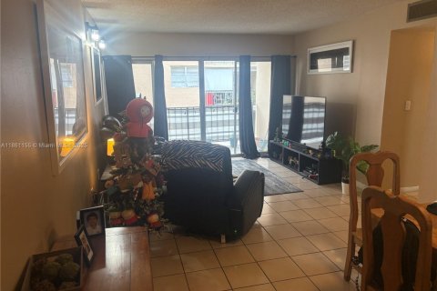 Condominio en venta en Miami, Florida, 2 dormitorios, 103.12 m2 № 1983433 - foto 3