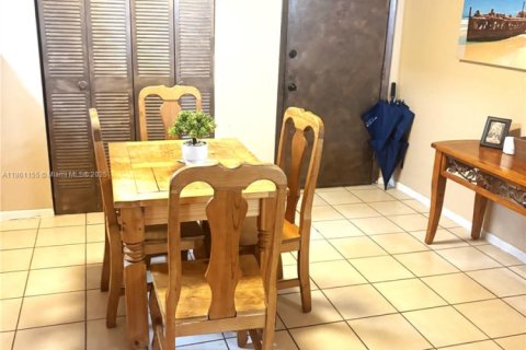 Condominio en venta en Miami, Florida, 2 dormitorios, 103.12 m2 № 1983433 - foto 4