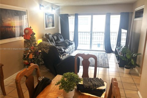 Condominio en venta en Miami, Florida, 2 dormitorios, 103.12 m2 № 1983433 - foto 2