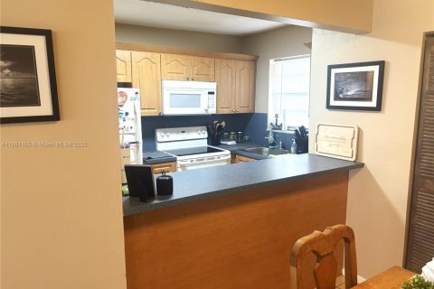 Condominio en venta en Miami, Florida, 2 dormitorios, 103.12 m2 № 1983433 - foto 8