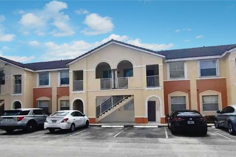 Copropriété à louer à Homestead, Floride: 3 chambres, 108.32 m2 № 1996996 - photo 2