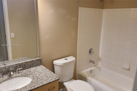 Touwnhouse à vendre à Miramar, Floride: 2 chambres, 100.33 m2 № 2240917 - photo 21