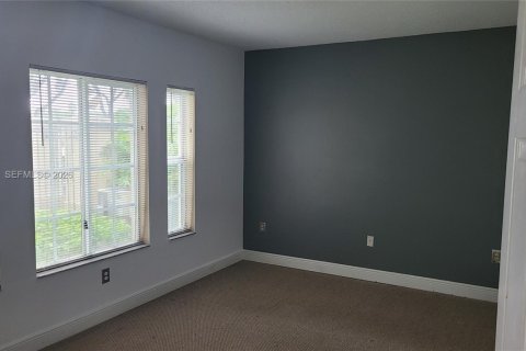 Touwnhouse à vendre à Miramar, Floride: 2 chambres, 100.33 m2 № 2240917 - photo 12