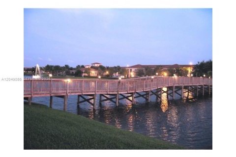 Touwnhouse à vendre à Miramar, Floride: 2 chambres, 100.33 m2 № 2240917 - photo 29