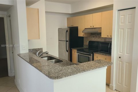 Touwnhouse à vendre à Miramar, Floride: 2 chambres, 100.33 m2 № 2240917 - photo 7