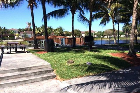 Touwnhouse à vendre à Miramar, Floride: 2 chambres, 100.33 m2 № 2240917 - photo 26