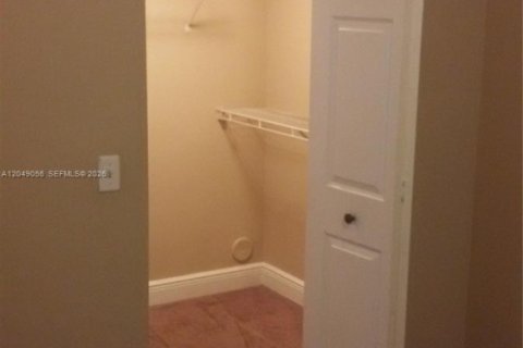 Touwnhouse à vendre à Miramar, Floride: 2 chambres, 100.33 m2 № 2240917 - photo 19