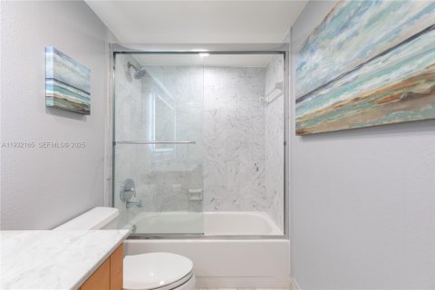 Condominio en venta en Hollywood, Florida, 2 dormitorios, 99.41 m2 № 1990778 - foto 20