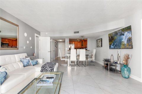 Condominio en venta en Hollywood, Florida, 2 dormitorios, 99.41 m2 № 1990778 - foto 9