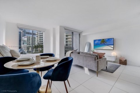 Condominio en venta en Miami, Florida, 51.19 m2 № 1764116 - foto 1