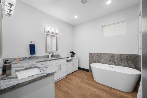 Villa ou maison à vendre à New Port Richey, Floride: 3 chambres, 177.44 m2 № 2207830 - photo 30