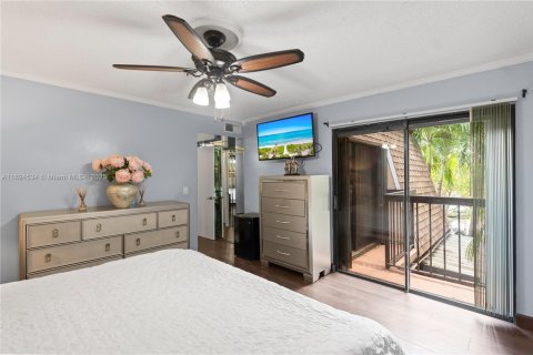 Adosado en venta en Hialeah, Florida, 3 dormitorios, 154.68 m2 № 2015862 - foto 15