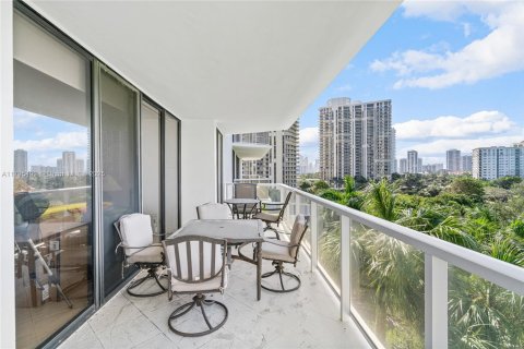 Купить кондоминиум в Авентура, Флорида 2 спальни, 144.93м2, № 1726692 - фото 11