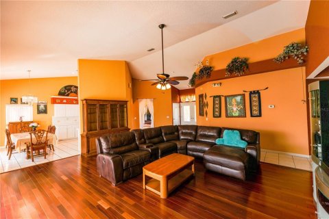 House in New Port Richey, Florida 4 bedrooms, 251.58 sq.m. № 1597300 - photo 21